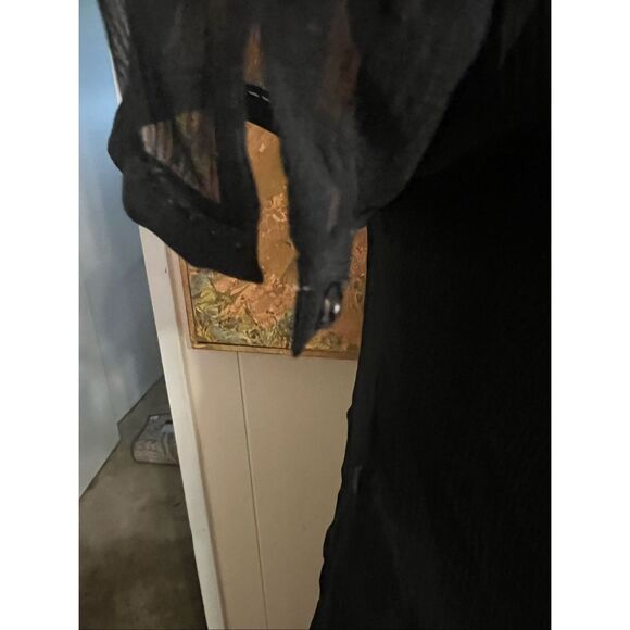 Tahari Black Silk Short Sleeve Topper With White embroidered Edges M - Picture 5 of 8